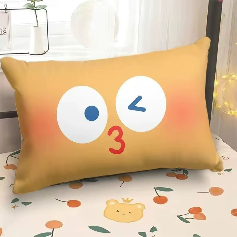 Funny Emoji Pillowcase Rectang - مراجعة Home Decor Emoji وسعره