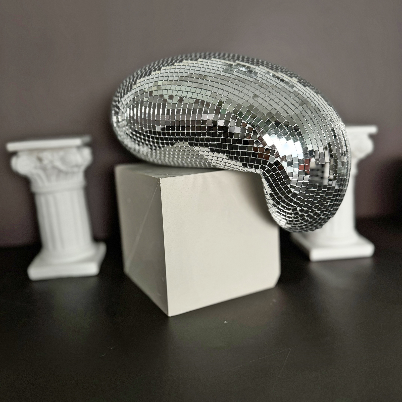 28cm Melted Disco Ball Mirror  - مراجعة Home Decor Y2K وسعره