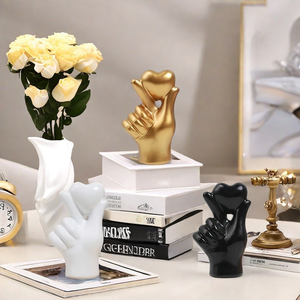 Heart Hand Gesture Statues Scu - مراجعة Home Decor Y2K وسعره