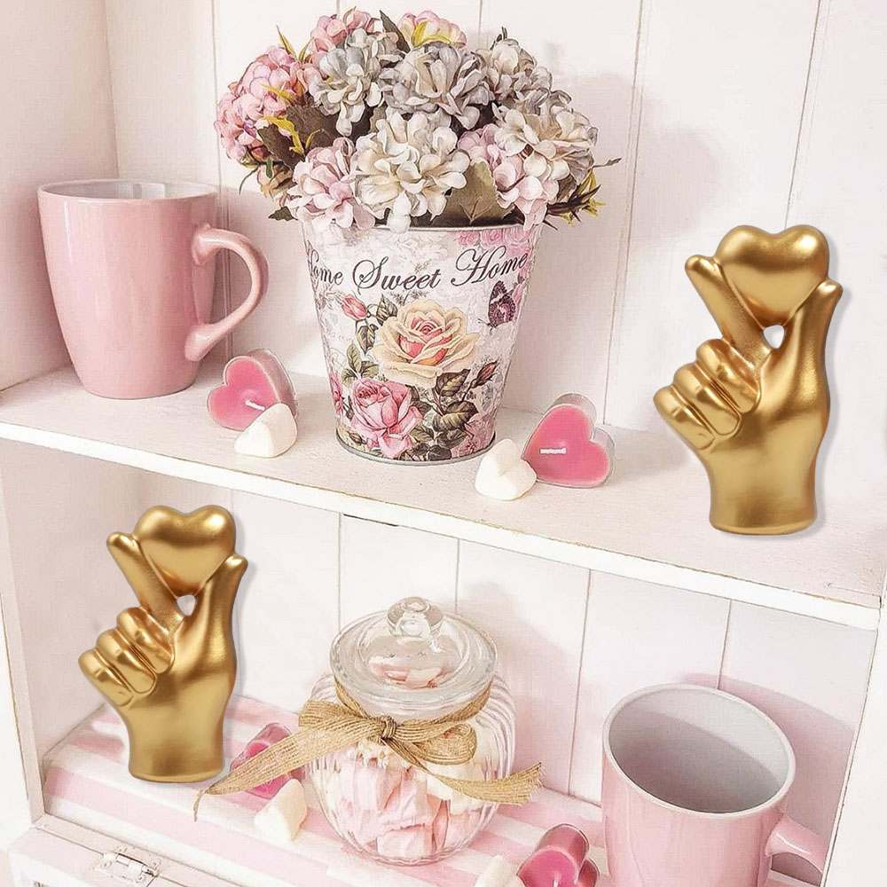 Heart Hand Gesture Statues Scu - مراجعة Home Decor Y2K وسعره