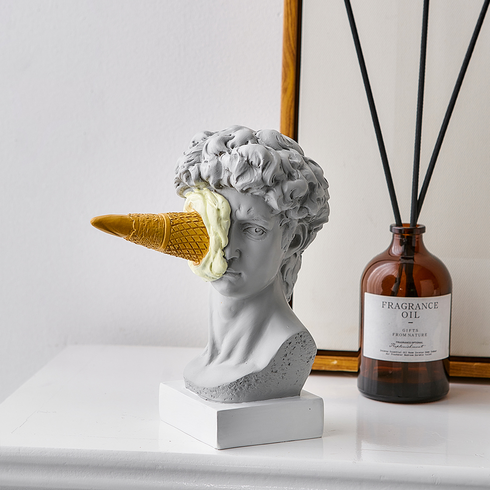 Modern Nordic Figure Ornament  - مراجعة Home Decor Y2K وسعره
